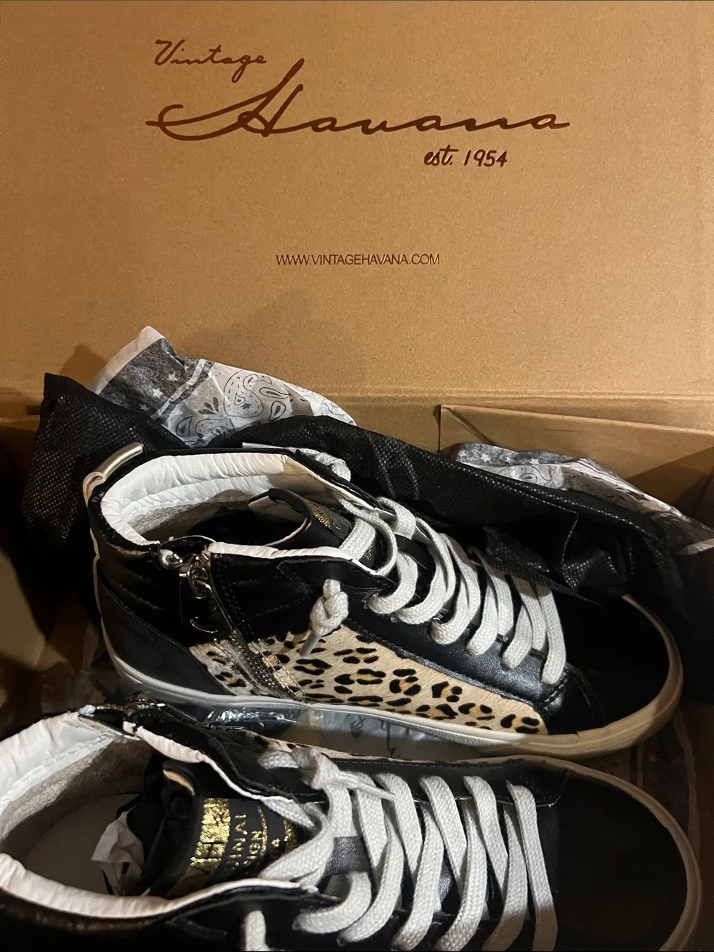 Vintage Havana Dedra Black and Leopard High-Top Sneakers sz 6